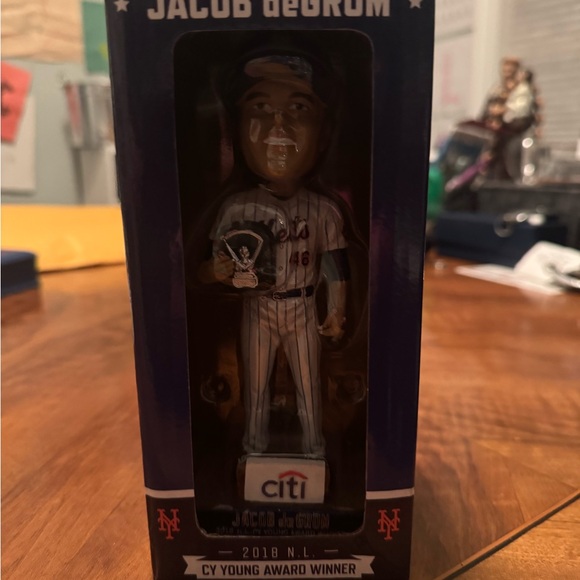 JACOB DEGROM 2018 NL CY YOUNG AWARD WINNER BOBBLEHEAD - Picture 3 of 8